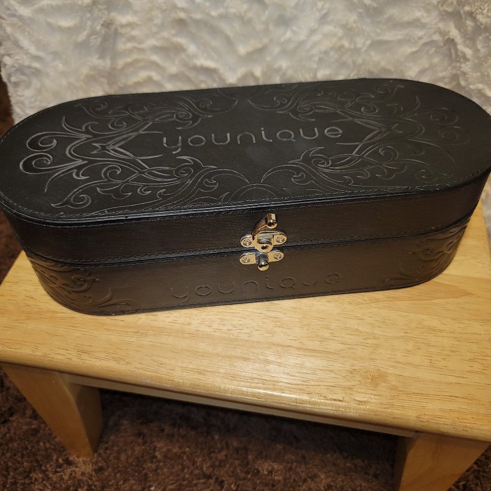 Younique Box